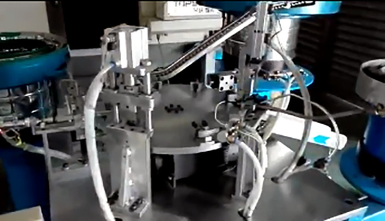 Atténuation de l'équipement automatique d'Assemblée de charnière, équipement d'automation industrielle